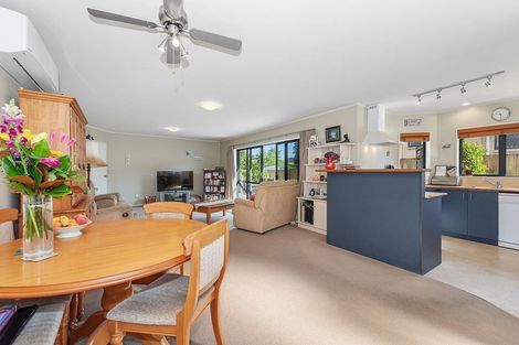 Photo of property in 2 Palm Grove Drive, Western Heights, Hamilton, 3200