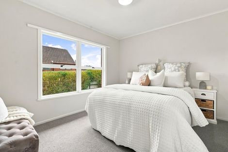 Photo of property in 1/497 Beach Road, Murrays Bay, Auckland, 0630