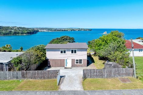 Photo of property in 81 Tiri Road, Tindalls Beach, Whangaparaoa, 0930