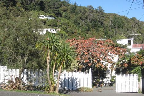 Photo of property in 4 Totara Street, Eastbourne, Lower Hutt, 5013
