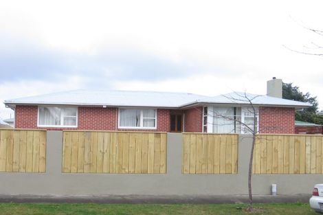 Photo of property in 12 Bond Street, Hokowhitu, Palmerston North, 4410