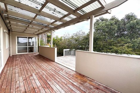 Photo of property in 50 Corricvale Way, Northcross, Auckland, 0630