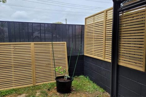 Photo of property in 1/60 Hepburn Road, Glendene, Auckland, 0602