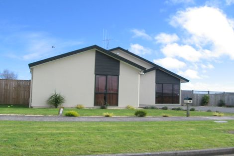 Photo of property in 41 Abby Road, Fitzherbert, Palmerston North, 4410