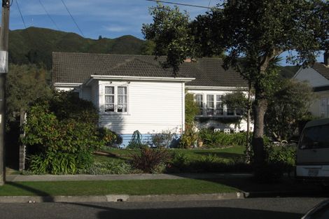 Photo of property in 5 Collett Street, Naenae, Lower Hutt, 5011