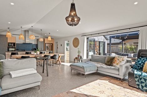 Photo of property in 32 Corriedale Road, Jacks Point, 9371