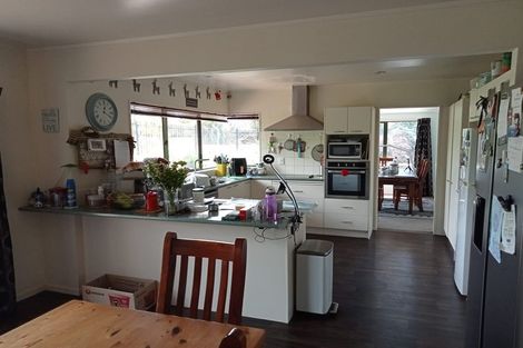 Photo of property in 9 San Fernando Way, Henderson, Auckland, 0612
