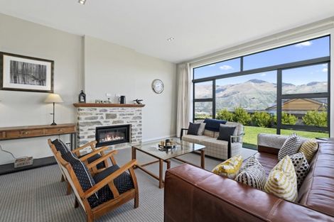 Photo of property in 11 Urquhart Place, Wanaka, 9305
