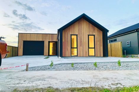 Photo of property in 76 Howden Drive, Jacks Point, 9371