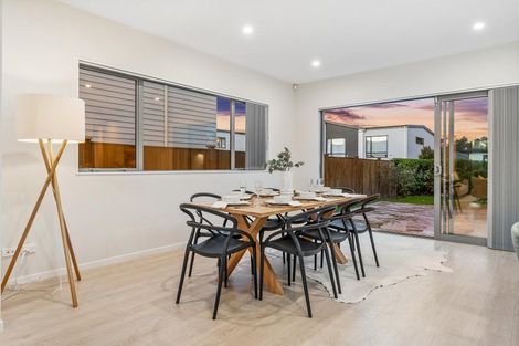 Photo of property in 3 Tarras Road, Kumeu, 0810