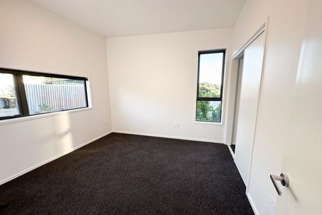 Photo of property in 4 Black Rock Road, Newlands, Wellington, 6037