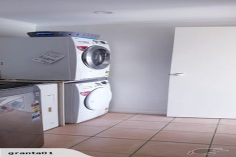 Photo of property in 34 Knights Road, Rothesay Bay, Auckland, 0630