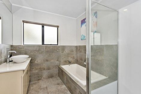 Photo of property in 13 Parkview Avenue, Western Heights, Hamilton, 3200