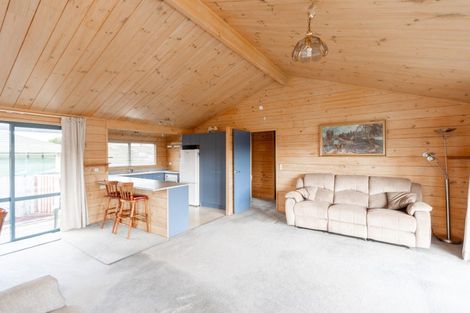 Photo of property in 12 Walton Place, Ngatea, 3503