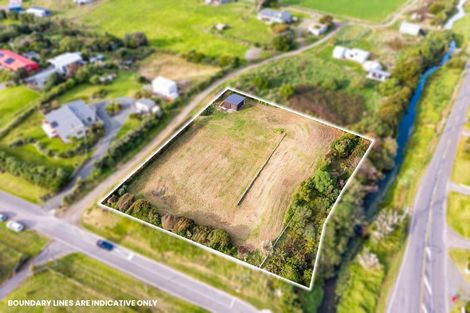 Photo of property in 2 Sims Road, Te Horo Beach, Otaki, 5581