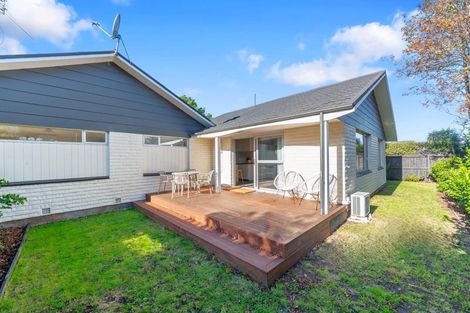 Photo of property in 2/9 Somme Street, St Albans, Christchurch, 8014