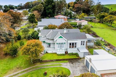 Photo of property in 18 Mills Street, Eltham, 4322