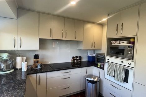 Photo of property in 48 Lakeside Drive, Orewa, 0931