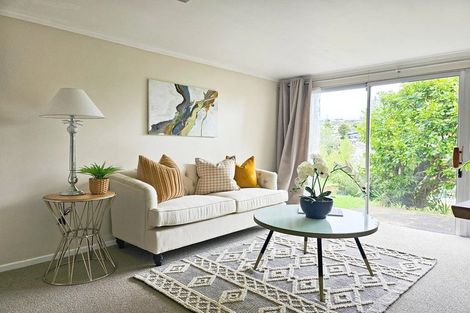 Photo of property in 1/52 Beulah Avenue, Rothesay Bay, Auckland, 0630