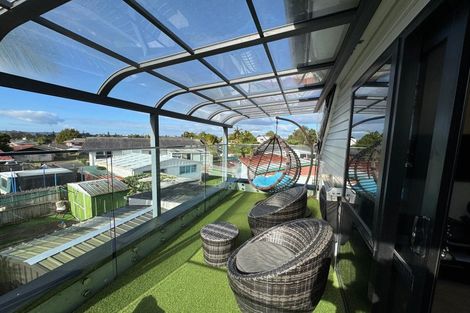 Photo of property in 14a Pipitea Place, Massey, Auckland, 0614