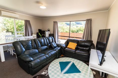 Photo of property in 13b Florio Terrace, Tawa, Wellington, 5028