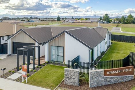 Photo of property in 2 Mccahon Drive, Rangiora, 7400