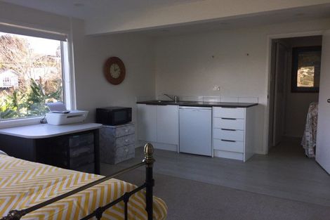 Photo of property in 52 Seaview Road, Paremata, Porirua, 5024