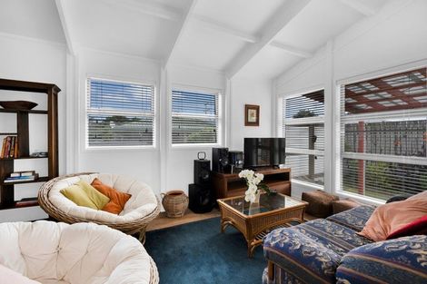 Photo of property in 11 Tasman Street, Opunake, 4616