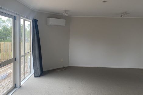 Photo of property in 109-111 Parrs Cross Road, Glen Eden, Auckland, 0612