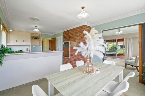 Photo of property in 7 Bushview Place, Upper Vogeltown, New Plymouth, 4310