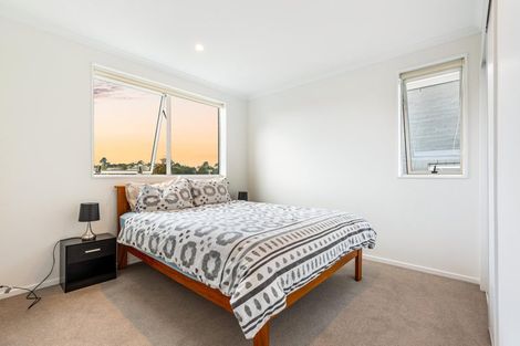 Photo of property in 9 Ambar Ridge Avenue, Massey, Auckland, 0614