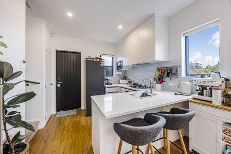 Photo of property in 56 Picturesque Drive, Flat Bush, Auckland, 2019