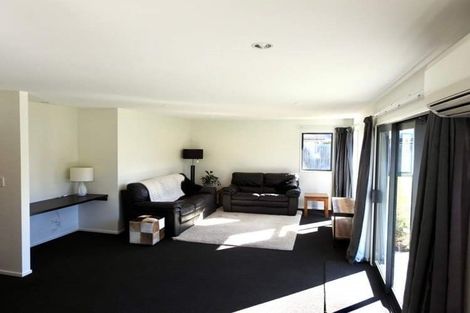 Photo of property in 55 Sequoia Way, Rangiora, 7400