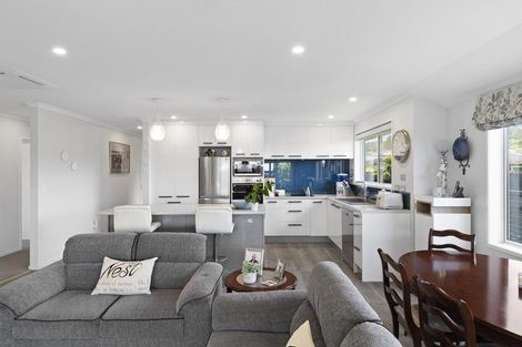 Photo of property in 2 Westmuir Crescent, Pokeno, 2402