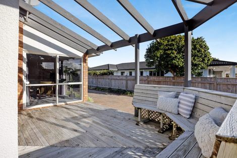 Photo of property in 17d Kinross Drive, Merrilands, New Plymouth, 4312