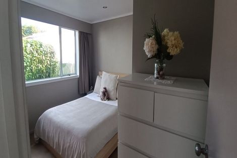 Photo of property in 2/9 Hamilton Road, Papatoetoe, Auckland, 2025