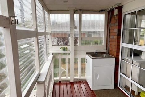 Photo of property in 1/77 Shakespeare Road, Milford, Auckland, 0620