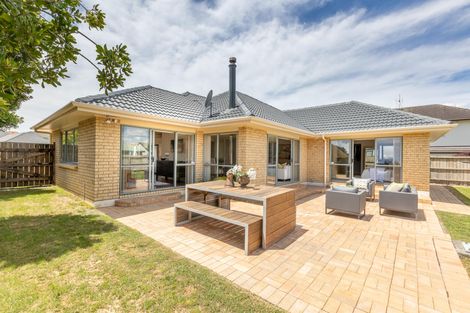 Photo of property in 4 Montecito Place, Golflands, Auckland, 2013