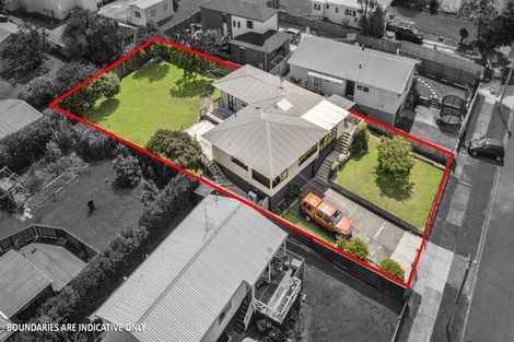 Photo of property in 2 Lincoln Road, Manurewa East, Auckland, 2102