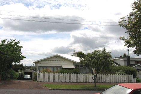 Photo of property in 103 Huia Road, Point Chevalier, Auckland, 1022