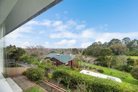 Photo of property in 92 Lake Panorama Drive, Henderson Valley, Auckland, 0612