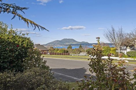 Photo of property in 11a Kinder Street, Acacia Bay, Taupo, 3330