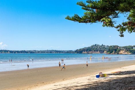 Photo of property in 8 Odlin Lane, Red Beach, 0932
