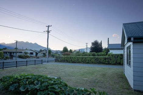 Photo of property in 39 Home Street, Manapouri, 9679