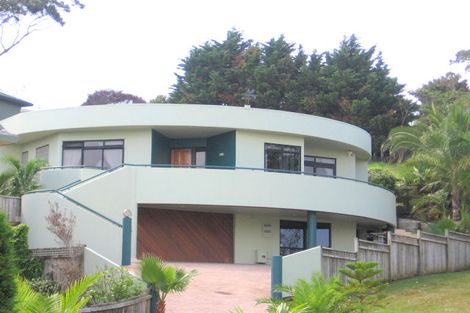 Photo of property in 32 Taroka Close, Pinehill, Auckland, 0632