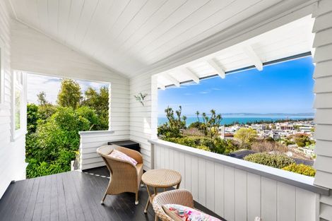 Photo of property in 14 Corry Avenue, Bluff Hill, Napier, 4110