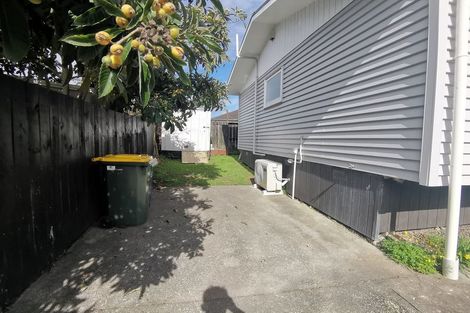 Photo of property in 49a Bruce Mclaren Road, Henderson, Auckland, 0612