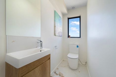 Photo of property in 11 Sarona Avenue, Glen Eden, Auckland, 0602