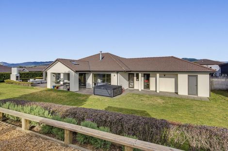 Photo of property in 8 Rae Lane, Paraparaumu Beach, Paraparaumu, 5032