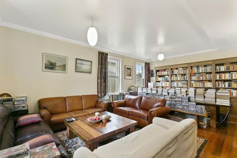 Photo of property in 16a Hadfield Terrace, Kelburn, Wellington, 6012